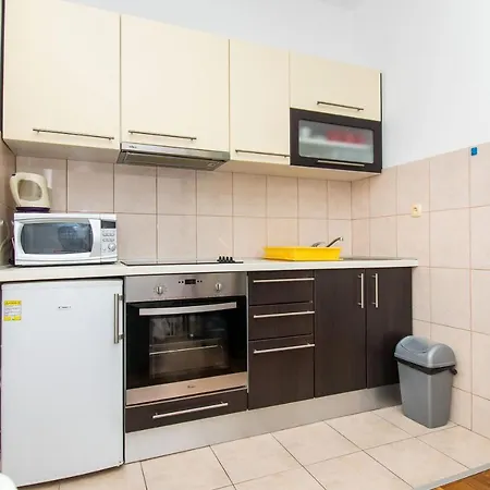 Ivan דירה סרימה