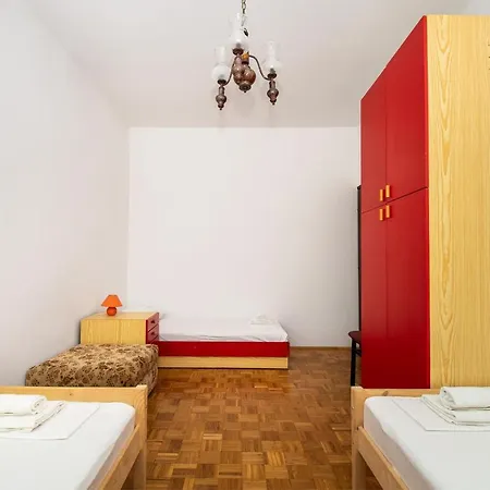 Ivan דירה סרימה