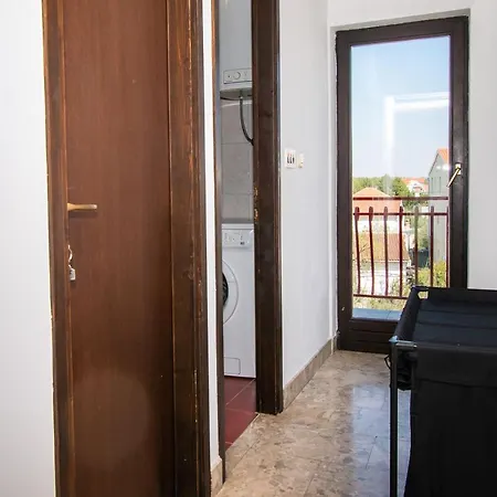 דירה Ivan סרימה