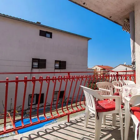 Ivan דירה סרימה